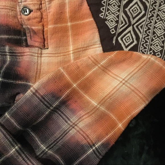 Bleached Daytrip shirt - Picture 2 of 2